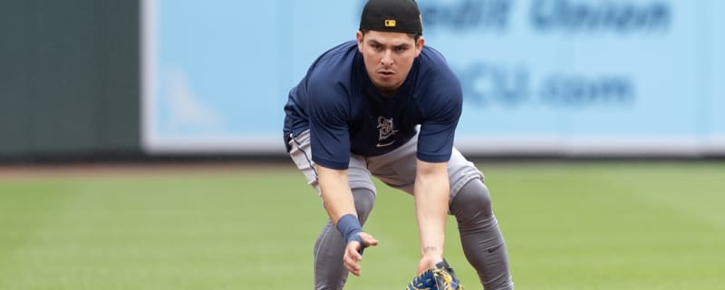 Athletics sign veteran INF Luis Urias
