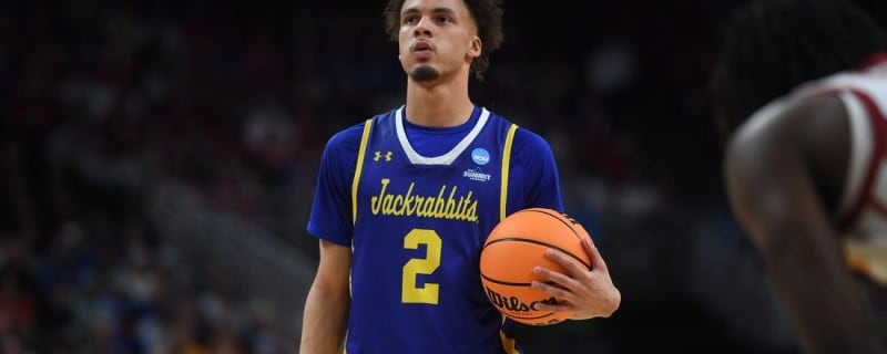 Kansas lands transfer G Zeke Mayo from South Dakota State