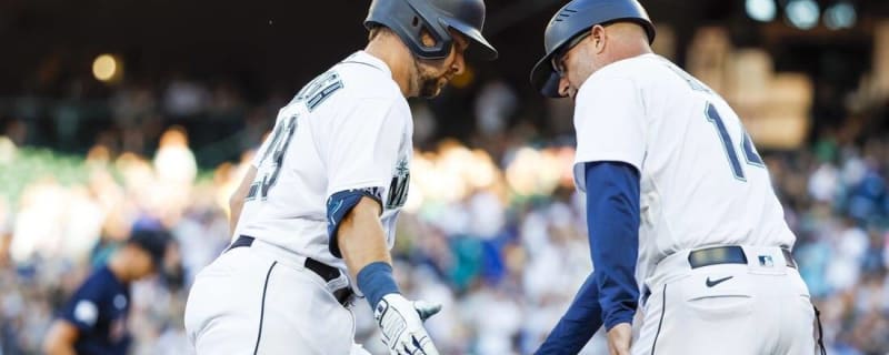 Cal Raleigh's two homers propel Mariners past Red Sox