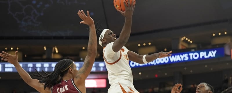 Kaluma leads balanced attack as Texas cruises past New Mexico State