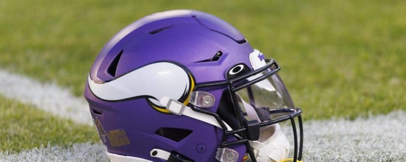 Reports: Vikings assistant Mike Smith on leave since training camp