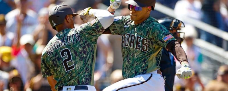 Juan Soto, Fernando Tatis Jr. deliver big-swinging statement for Padres at  Yankee Stadium - The Boston Globe