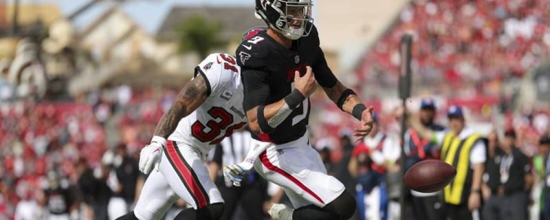 Atlanta Falcons Tied with Tampa Bay Buccaneers at Halftime; Where's Bijan  Robinson? - Sports Illustrated Atlanta Falcons News, Analysis and More