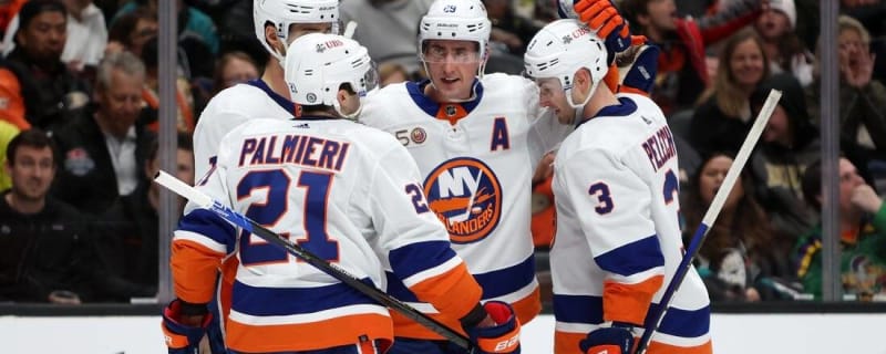 Kyle Palmieri Dominates with 3-Point Night as New Jersey Devils Lose 5-1 to New  York Islanders - All About The Jersey