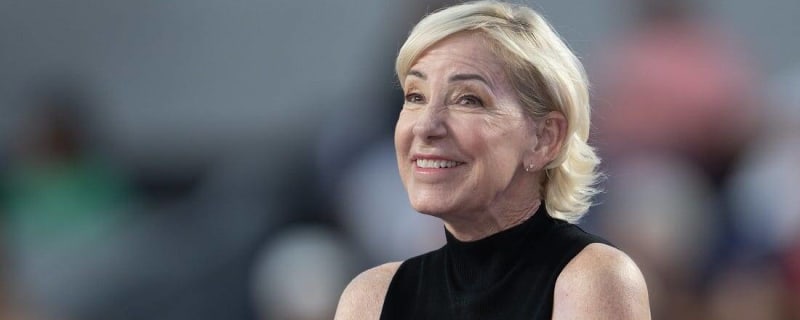 Chris Evert receiving treatment for cancer recurrence