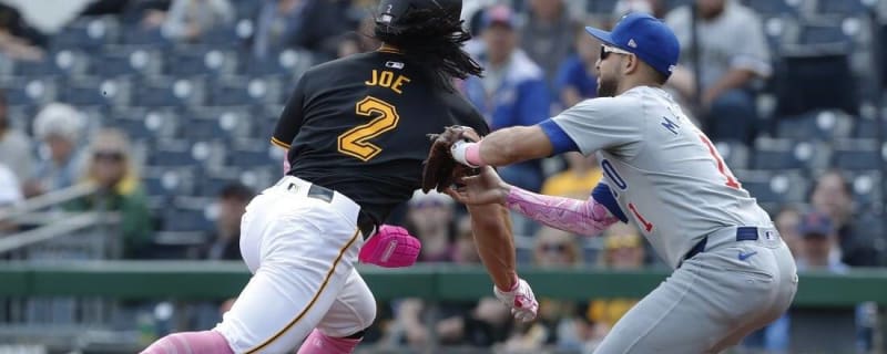 Cubs hold on for series win over slumping Pirates