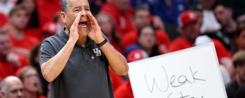 Houston&#39;s Kelvin Sampson voted Coach of the Year