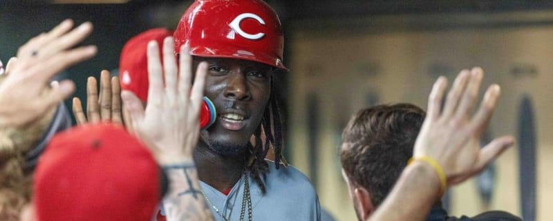 Reds drub Astros 10-3, post seventh straight win