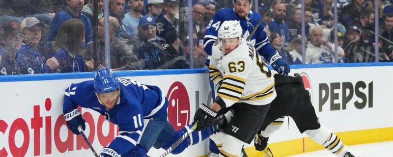 Brad Marchand&#39;s record goal helps Bruins beat Maple Leafs