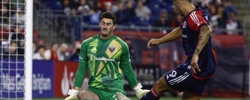Christian Benteke scores winner to help D.C. United edge Revolution