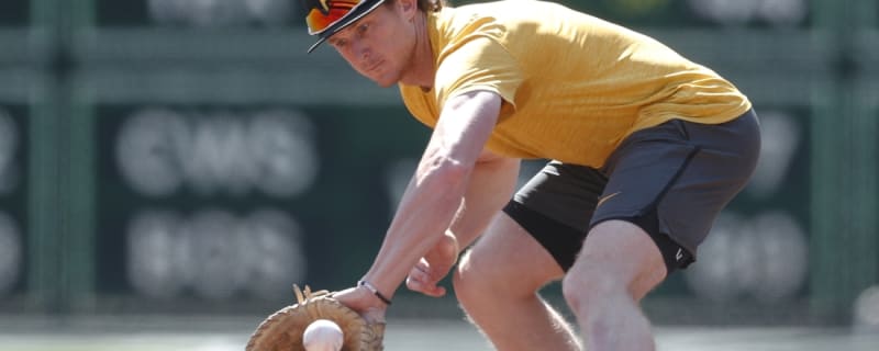 Pirates put C Henry Davis on IL, call up prospect Billy Cook