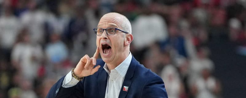 Dan Hurley addresses Lakers report with UConn players