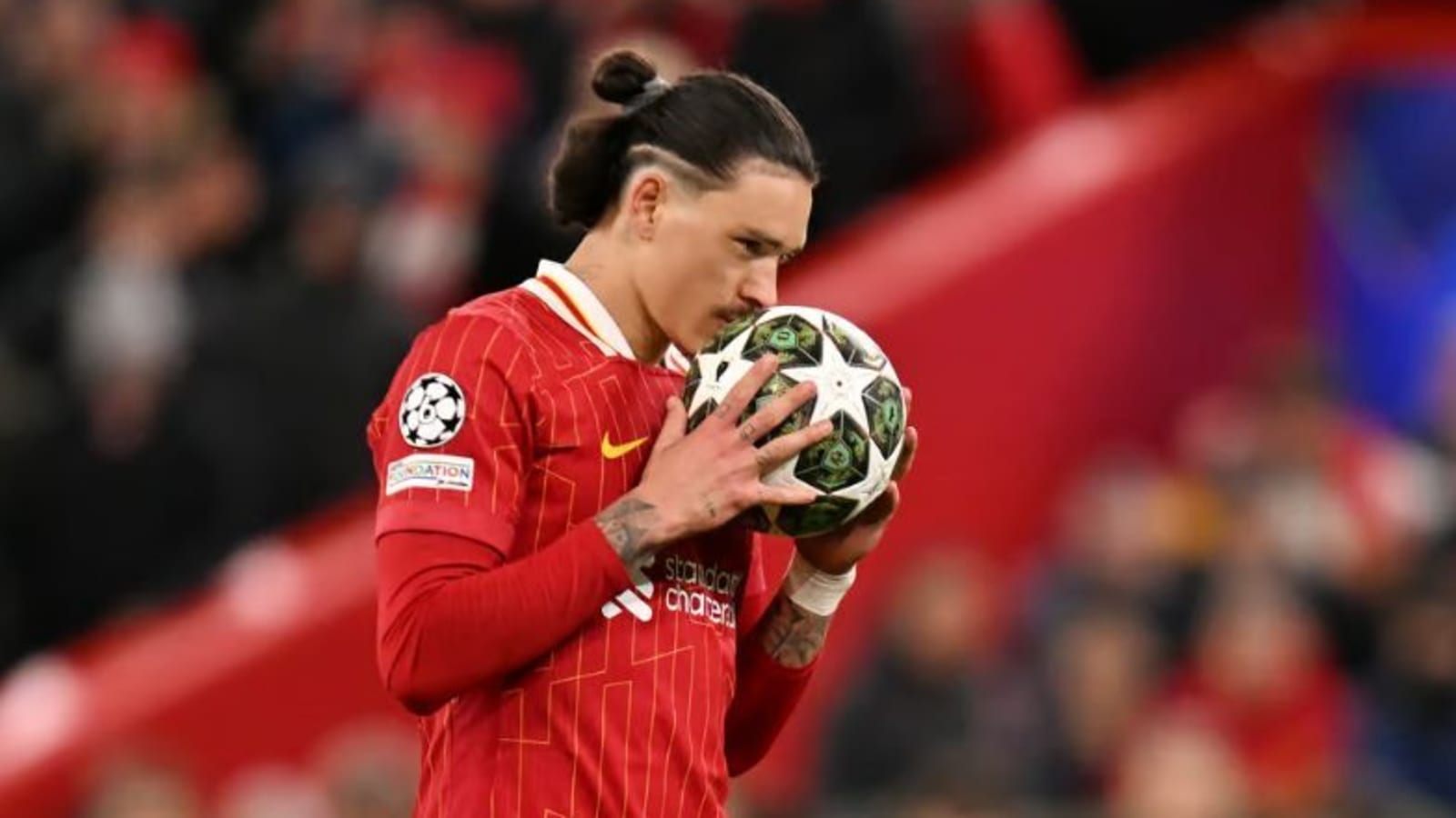 'I can’t see' – Michael Owens tips Liverpool star to leave the club in the summer