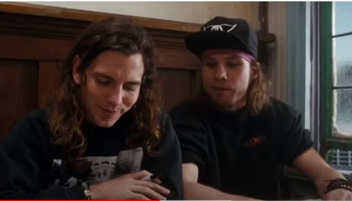 Pearl Jam ("Singles")