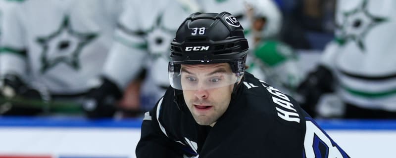 Watch: Hagel makes history in Lightning's electric first period