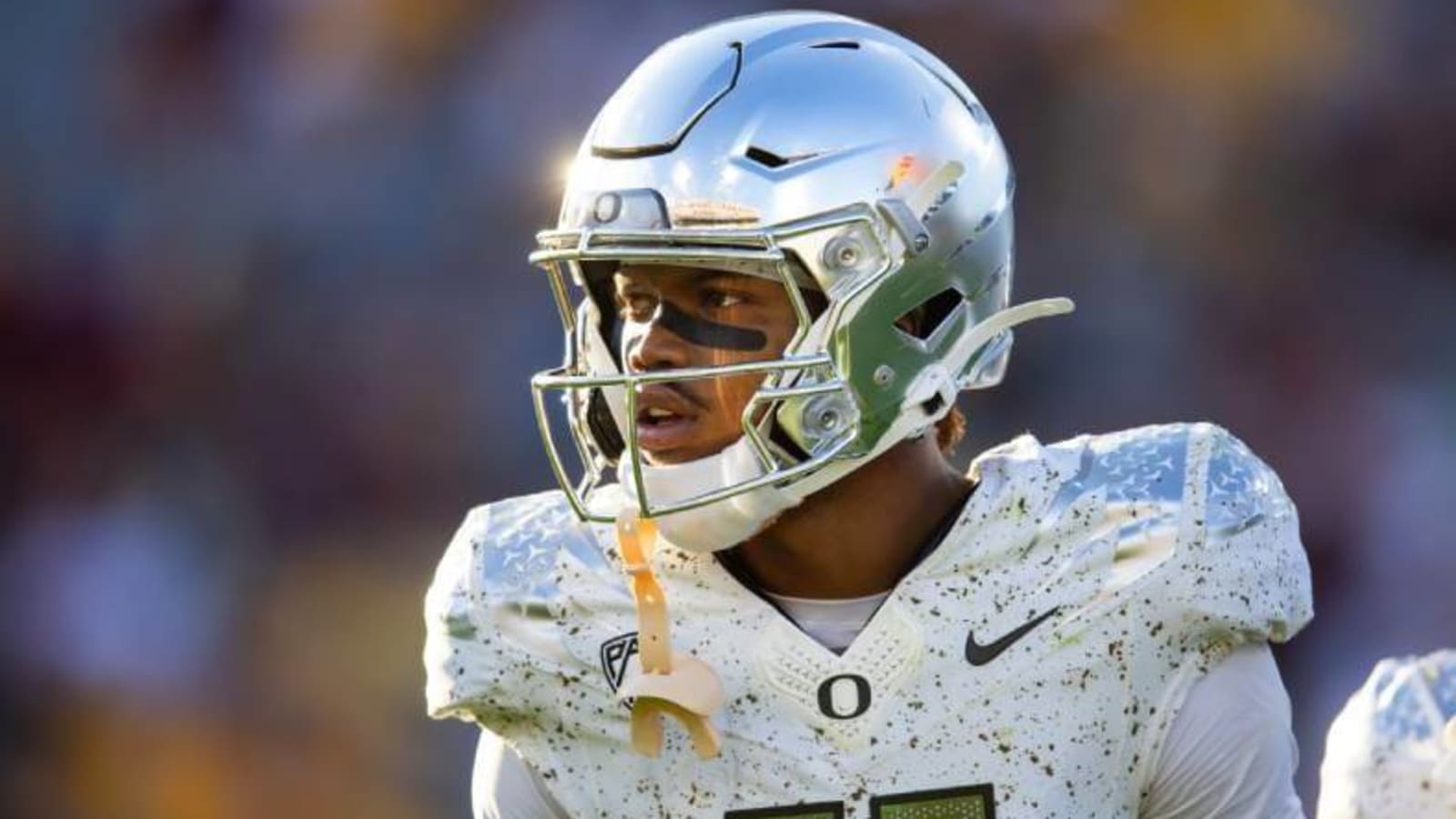 Oregon WR Troy Franklin Suffers Shoulder Injury vs. Washington