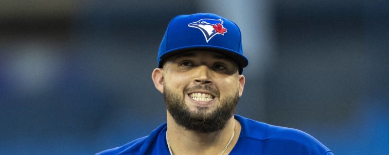 Blue Jays SP Alek Manoah exits game against Tigers after being hit by comebacker