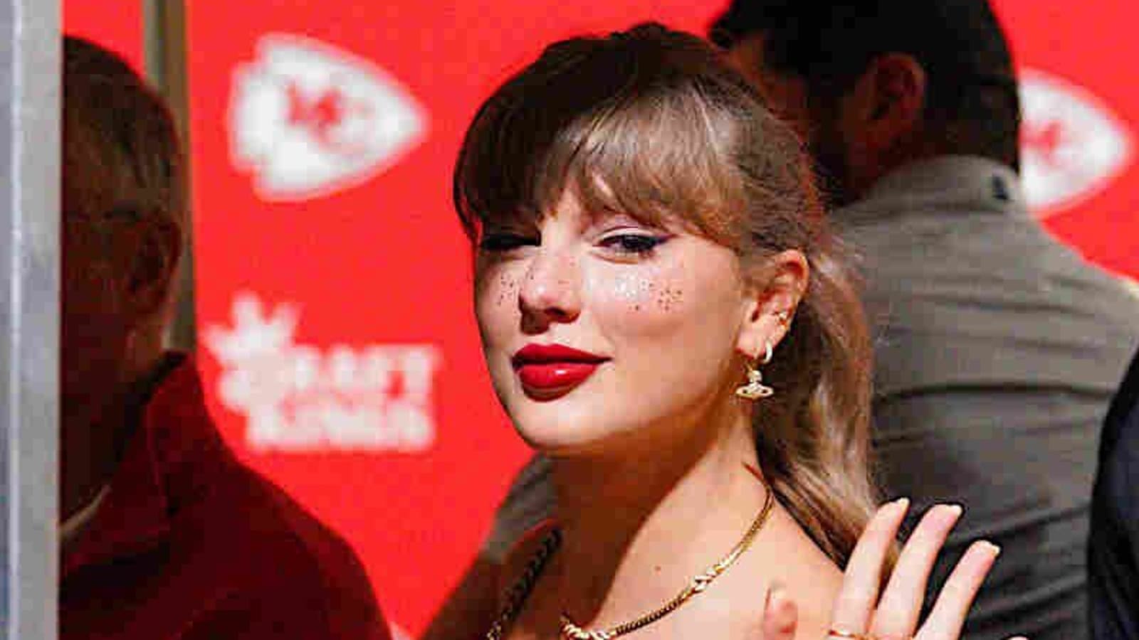 Taylor Swift announces release of 'Eras Tour' book