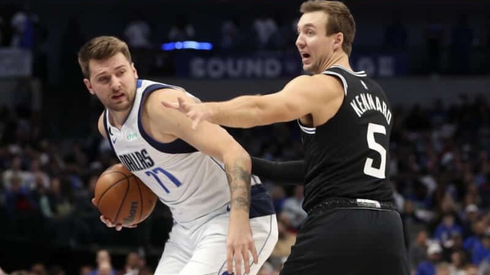 Dallas Mavericks Defeat the San Antonio Spurs 110-93