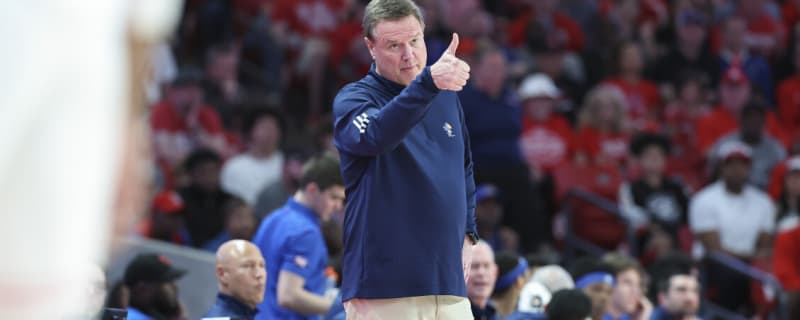 Kansas Transfer Sends Strong Message to Top College Basketball Recruit