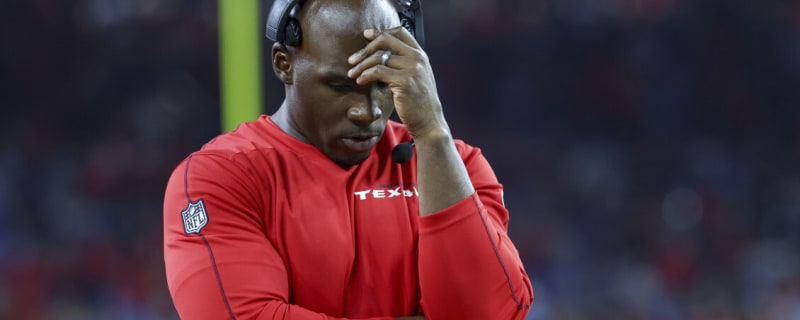 Houston Texans get terrible news after calling practice squad player up