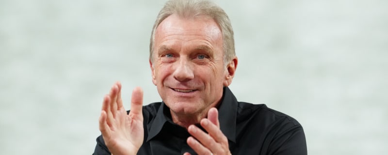 NFL Legend Joe Montana Announces Career News on Tuesday