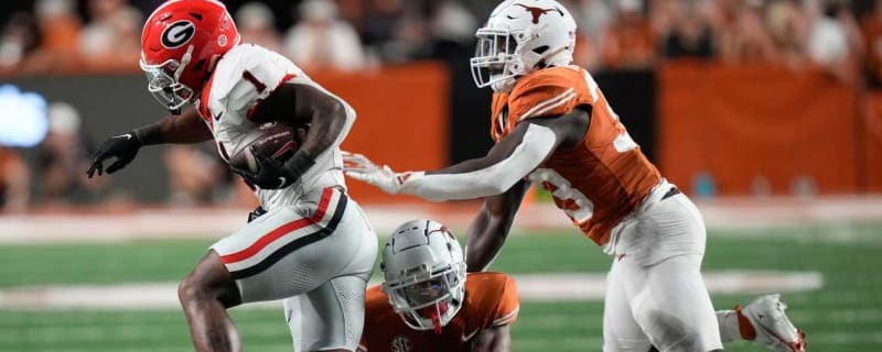 Veterans LB David Gbenda, C Jake Majors speak up to remind young players Texas football will bounce back