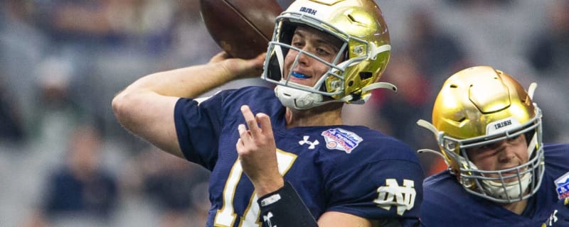 Saskatchewan Roughriders Sign Former Notre Dame Star Quarterback