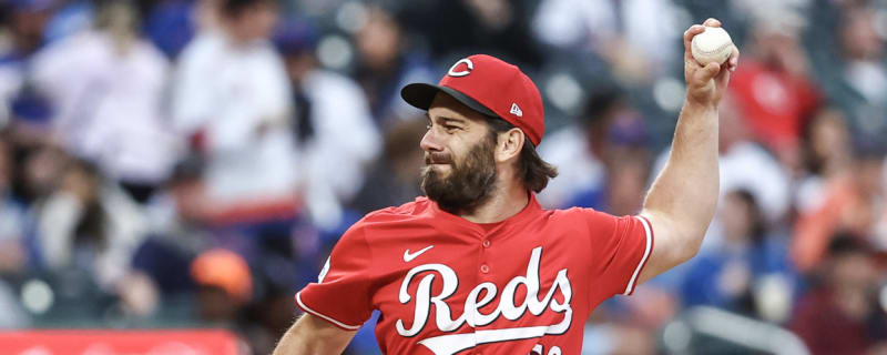 Reds place lefty Sam Moll on 15-day IL