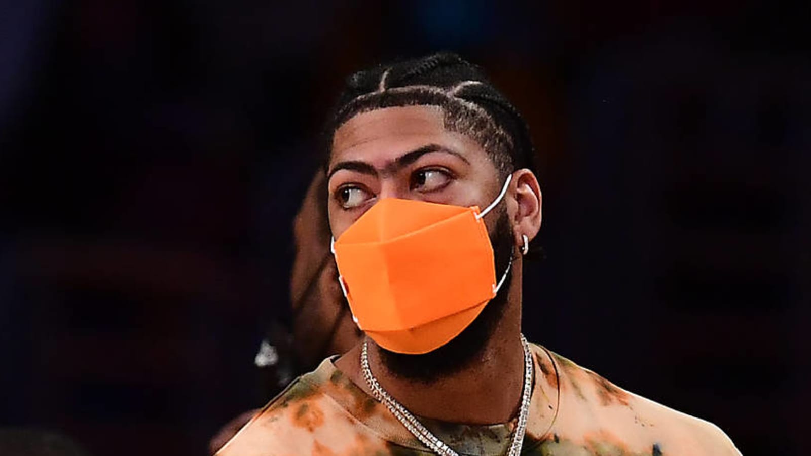 Anthony Davis worked on outside shooting while rehabbing knee injury?