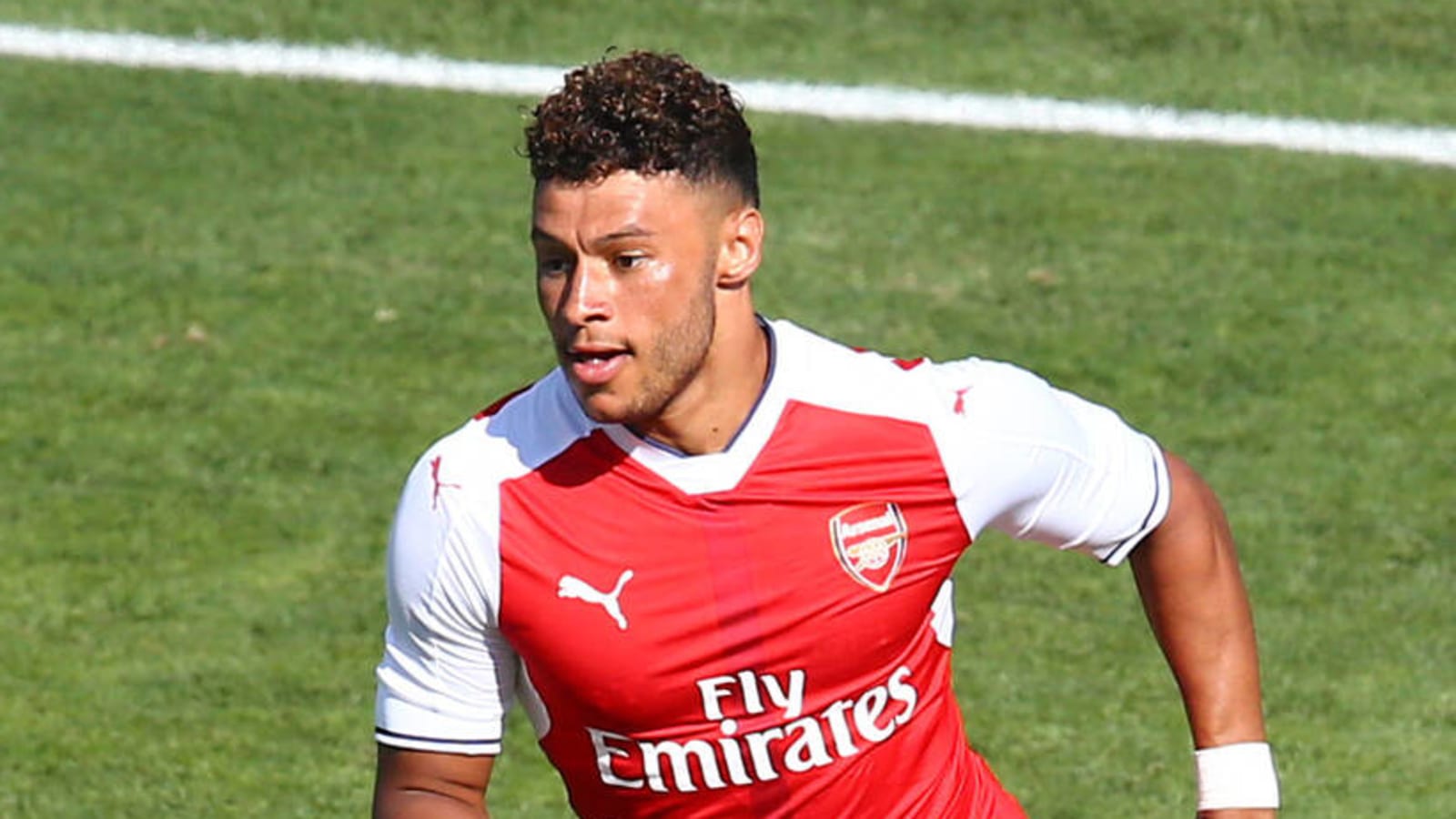 European club wants to make Oxlade-Chamberlain their ‘highest-paid player’ – two other clubs interested