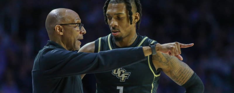 Former Stanford Coach Johnny Dawkins Reaches 300 Career Wins