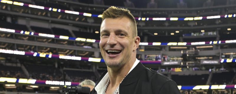 Rob Gronkowski discusses 'unfair' pressure on Tom Brady as announcer