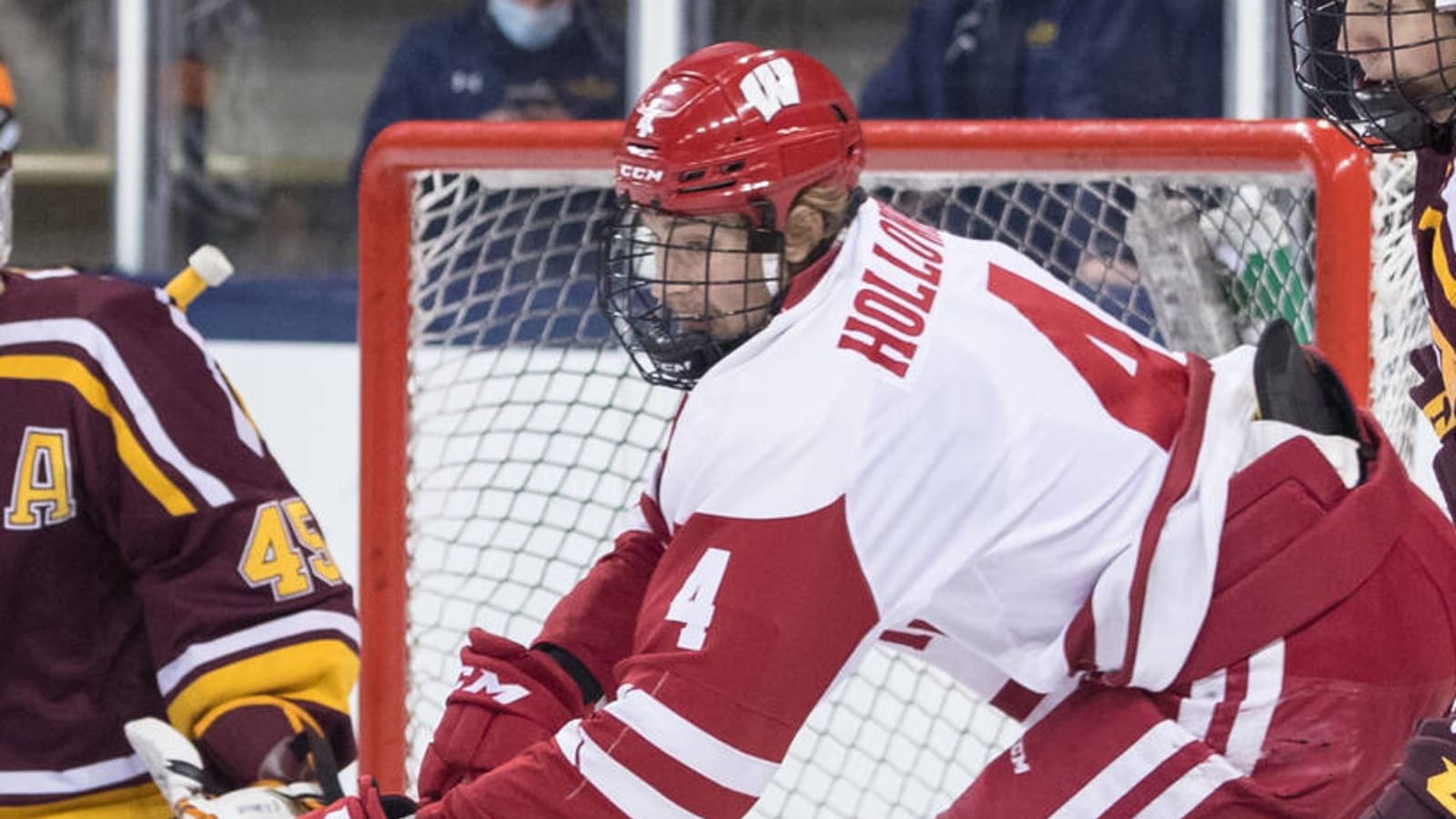 Wisconsin Hockey on X: It's official. Dylan Holloway will play at the  World Junior Championship with Team Canada 🇨🇦    / X