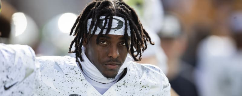 Oregon Star Cornerback Sparks Transfer Speculation with Cryptic Message Before Playoff