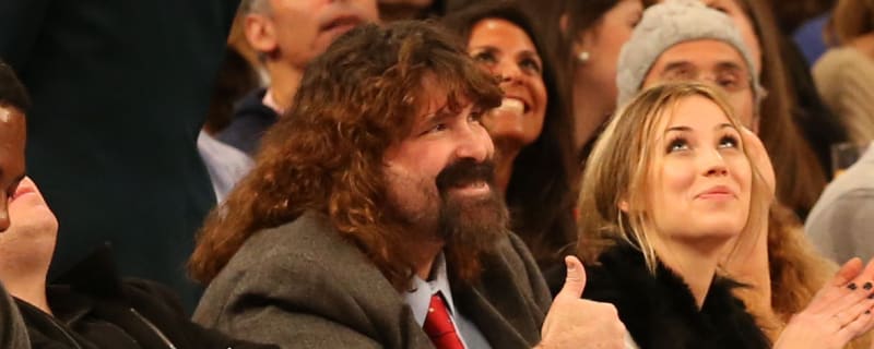 WWE legend reacts to 58-year-old star replacing Samantha Irvin on Raw