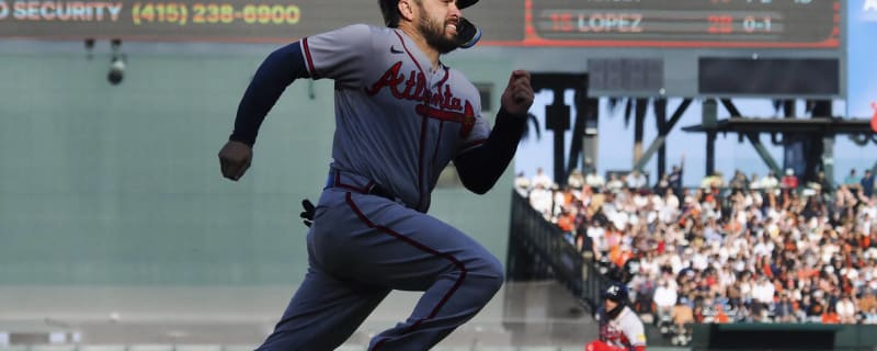 Braves' Ozzie Albies breaks pinkie right after injury return