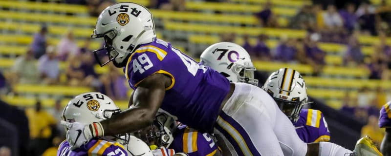 LSU's Travez Moore shares coronavirus warning after personal experience