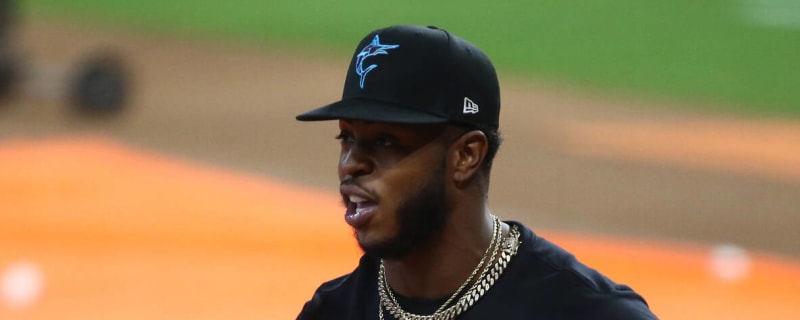 Former MLB outfielder to play college football at Arkansas