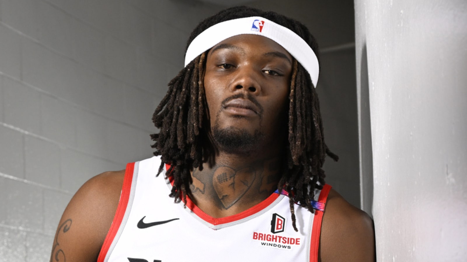 Injury-plagued Blazers center sidelined by hamstring strain