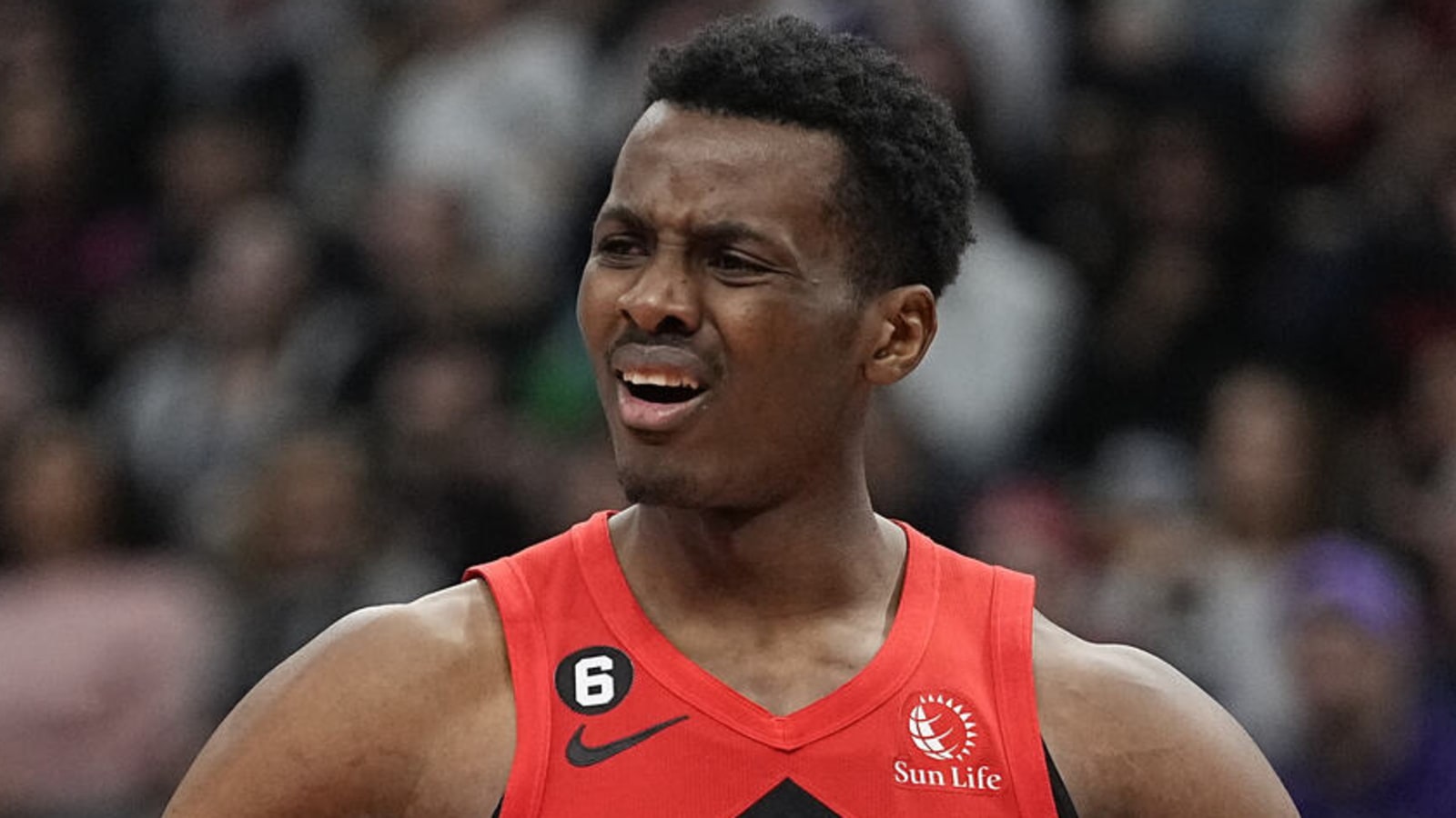 Lakers to sign ex-Raptors big man who had blood-clot issue