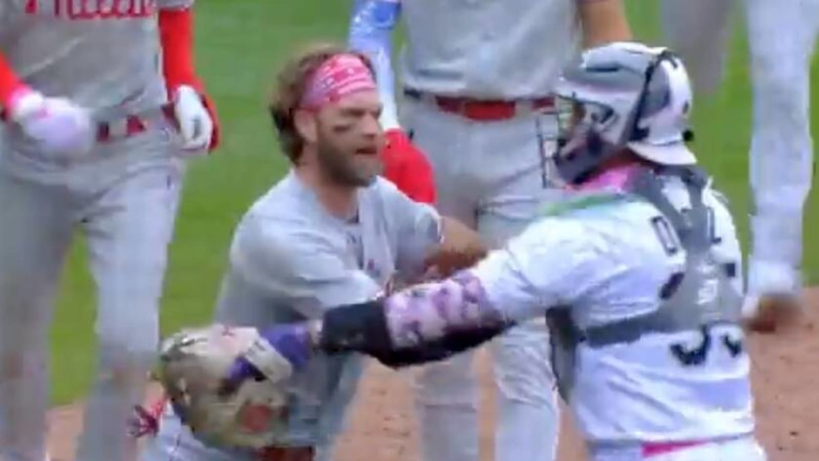 Bryce Harper tries to fight entire Rockies roster after Jake Bird mocks Phillies’ dugout