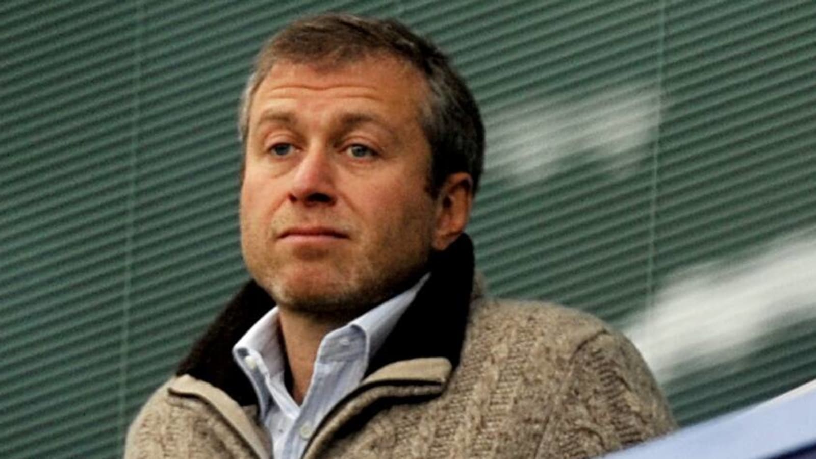 Russian Roman Abramovich gives up Chelsea 'stewardship'