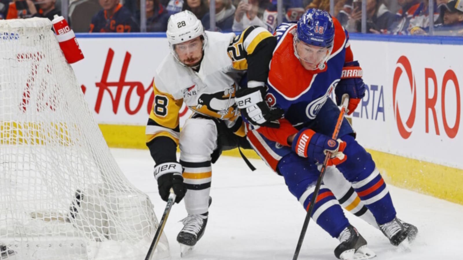 Oilers forward Zach Hyman returns to game with full facemask after taking a puck to face 