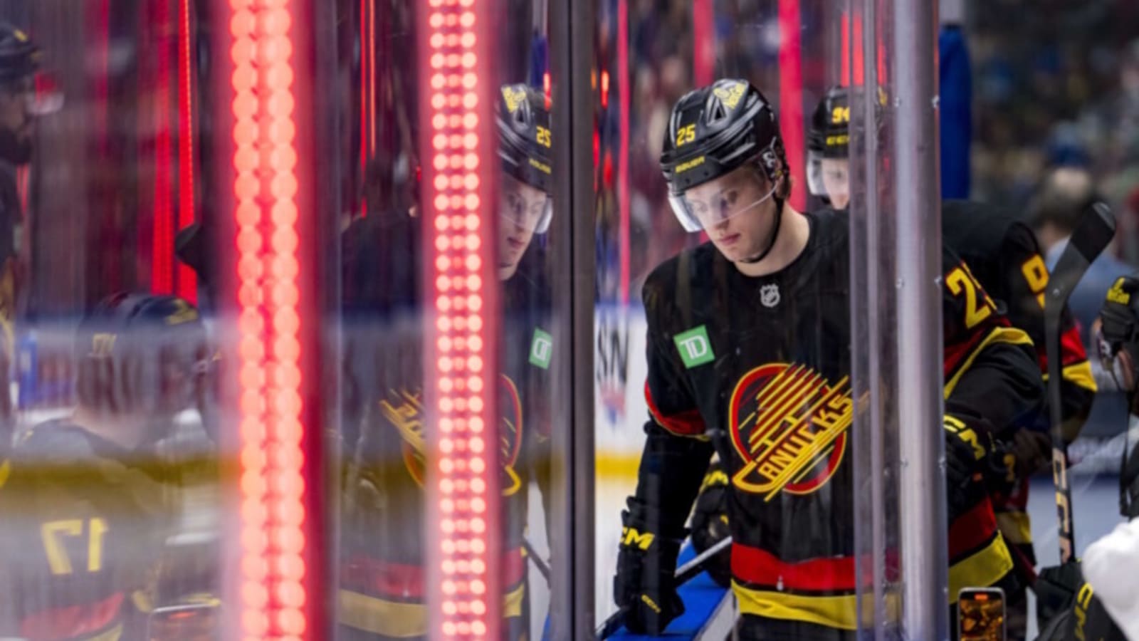 Canucks may move Elias Pettersson over J.T. Miller