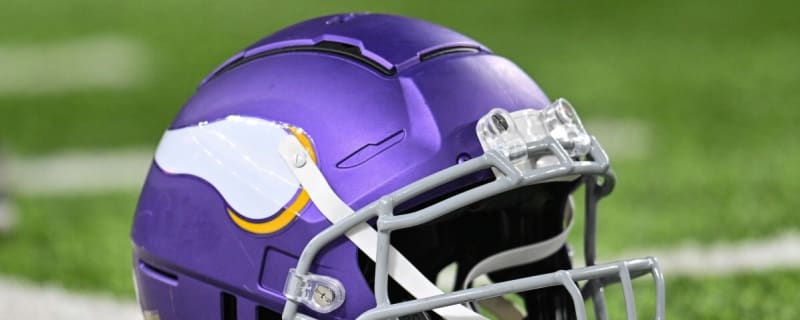 Vikings waive promising young edge