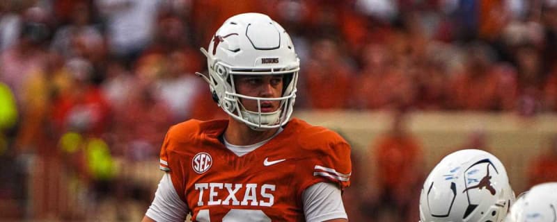 Texas QB Manning reacts to teammate's transfer portal decision