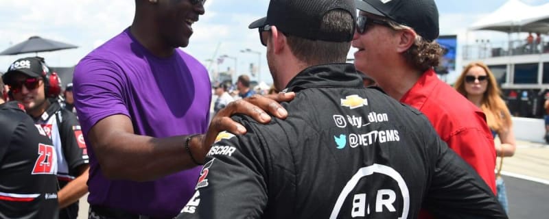 "I got a bunch of money on you, don&#39;t f*** it up" - Julian Edelman recalls Michael Jordan&#39;s message before Super Bowl XLIX