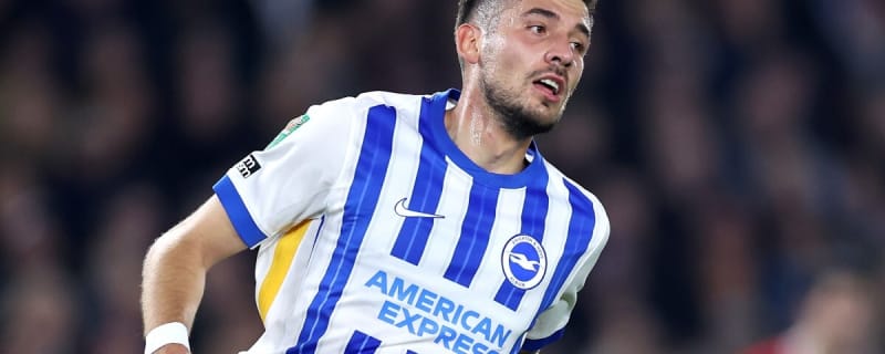  Leicester City & Everton hold talks over signing Brighton star