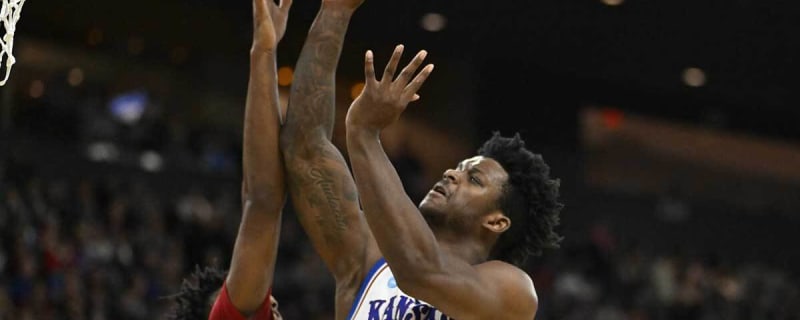 Kansas’ KJ Adams leaves NCAA Tournament game after concerning non-contact injury